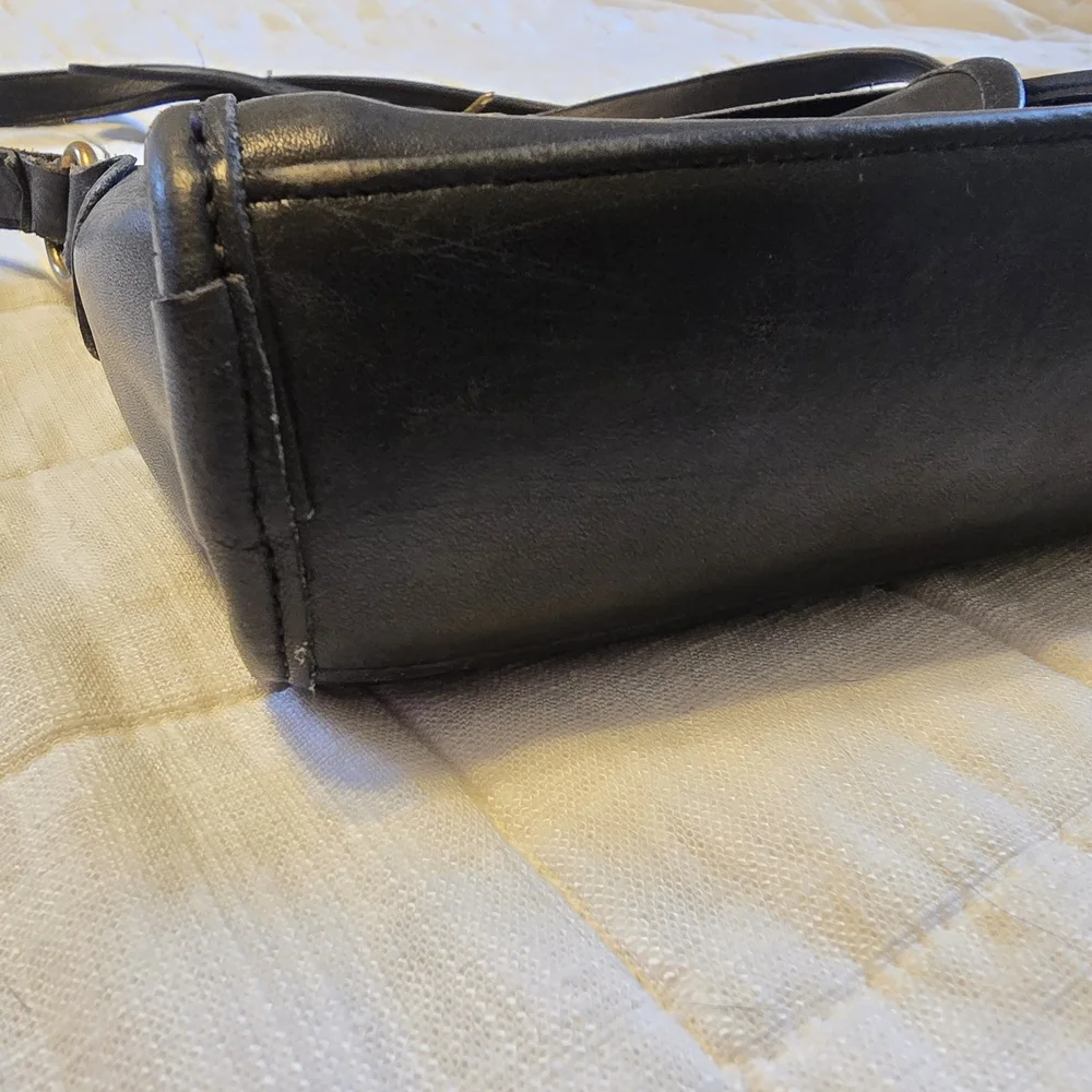 Coach Black Leather Crossbody Bag vintage great physical shape needs cleaning